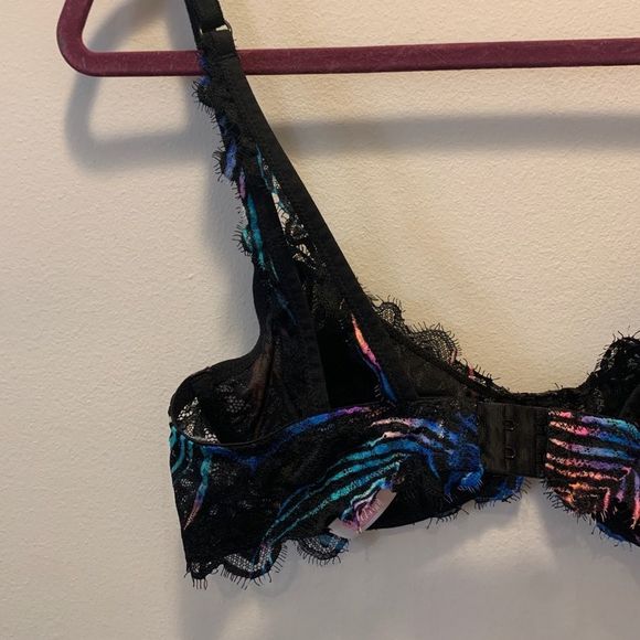 💎💕NWOT PINK by Victorias Secret Zebra Rainbow Stripe Fringe Bra - Picture 7 of 7